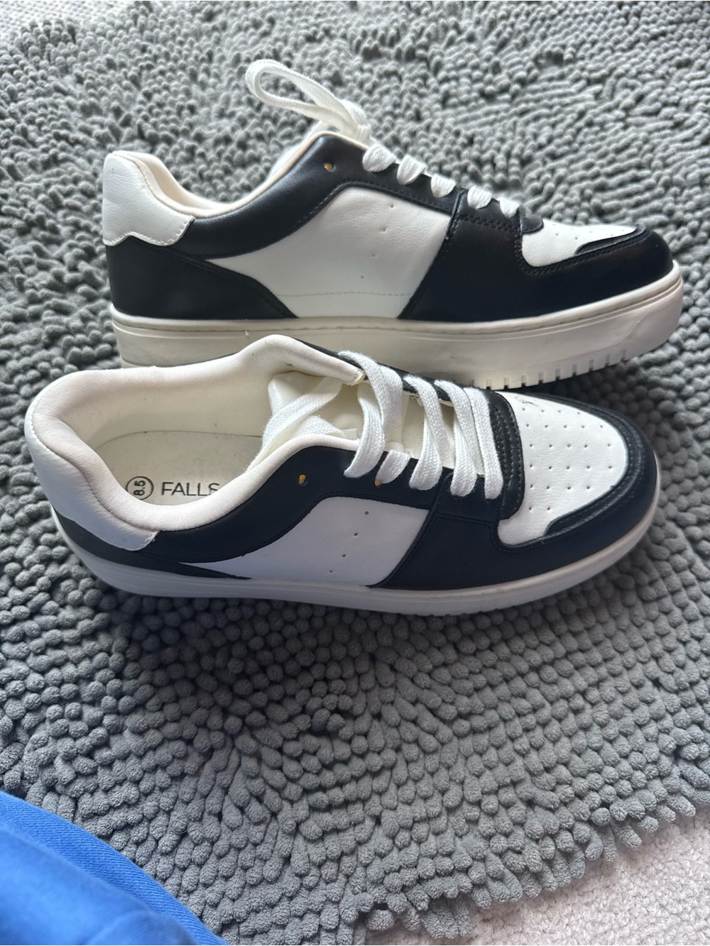 Black & White womens Low-Top Sneakers
